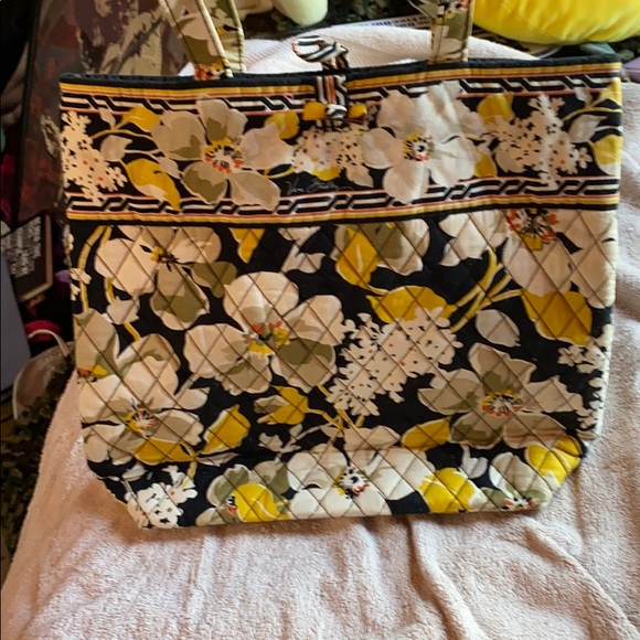 Small tote in Dogwood pattern - Picture 2 of 5